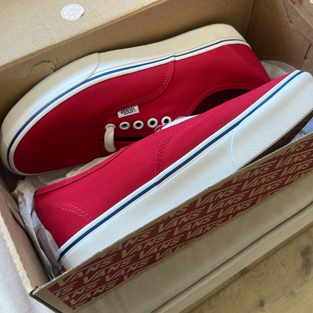 Vans - Picture 3 of 3